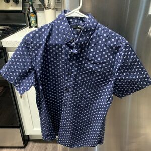 Murano pattern button down navy short sleeve shirt. Men’s size L. Lightly used.